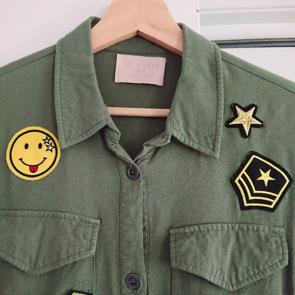 ๐ HOST PICK 2/$35 ๐Love Tree long army green shirt with patches - Picture 2 of 5